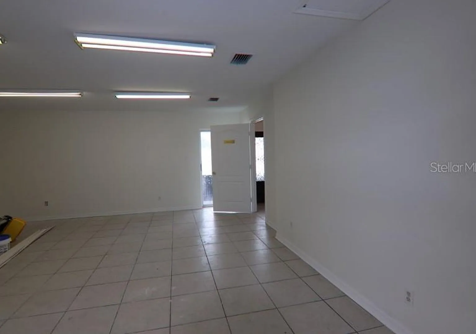 4 Bedroom House for Lease in Mid-Town Tampa — Photo 2