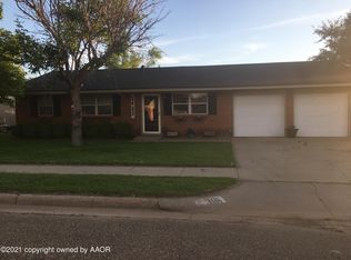 1413 Oak Ave, Panhandle, TX 79068