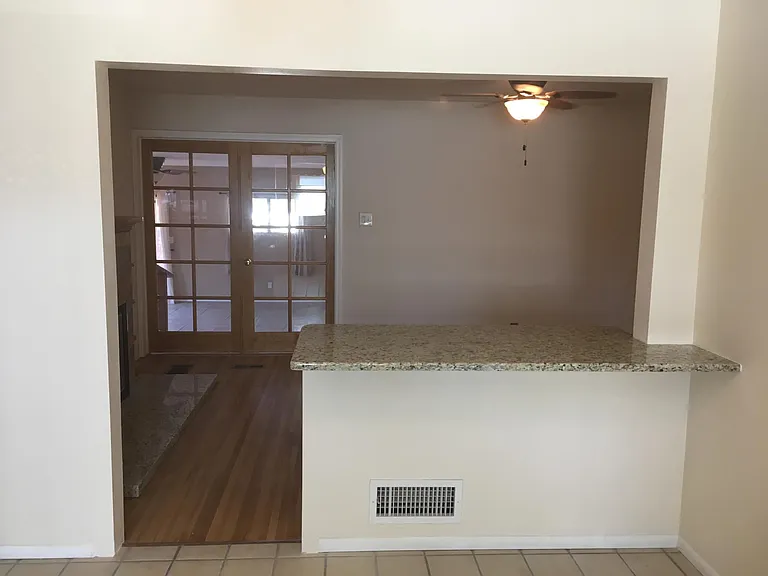 723 Adams St NE — Photo 11