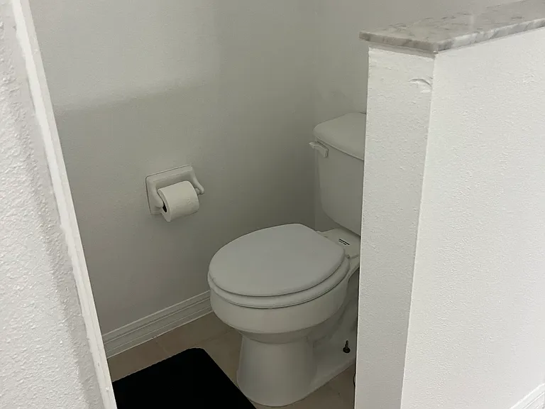 107 S Roma Way — Photo 17