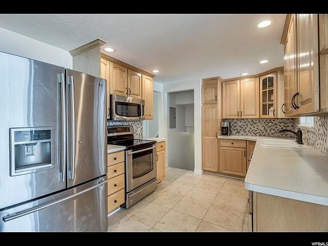 1st image of 2085 E Villaire Ave
