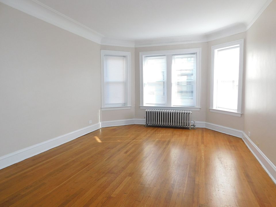 1st image of 1914 W Morse Ave #30