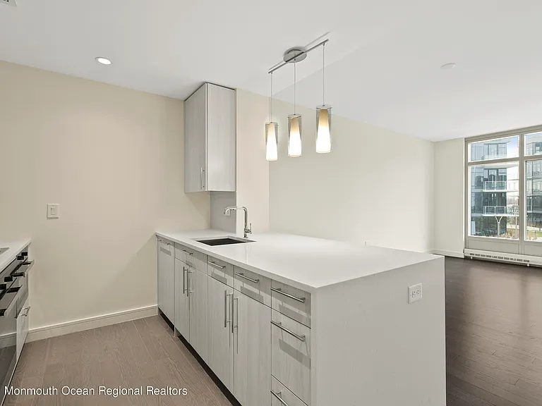 15 Morris Ave #309 — Photo 9