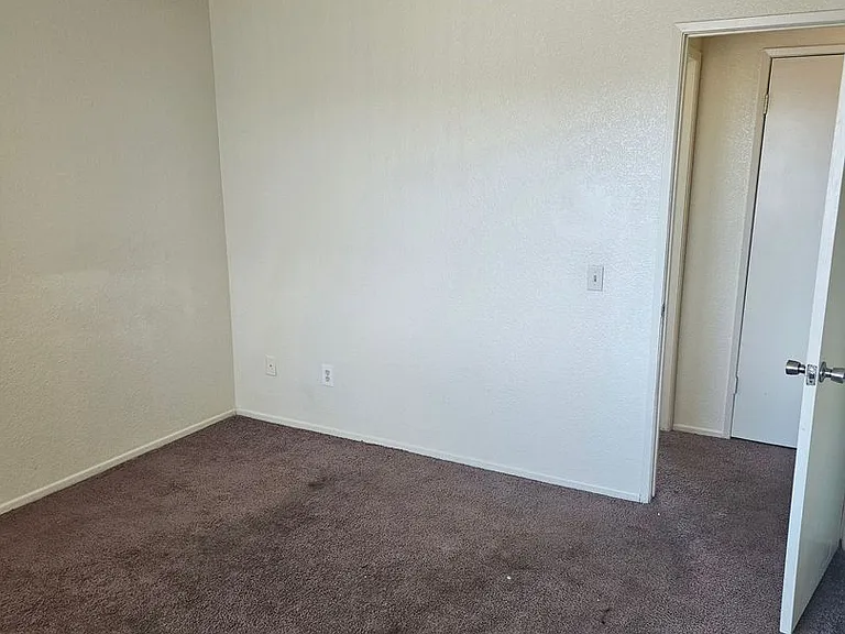 16280 Sequoia Ave — Photo 3