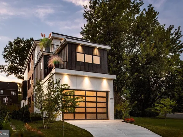 6940 Spruce St, Falls Church, VA 22046