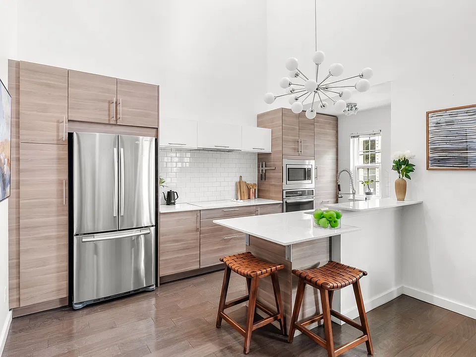 4209 Marathon Blvd #204