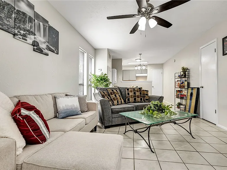 1516 Hawk Tree Dr #A — Photo 2