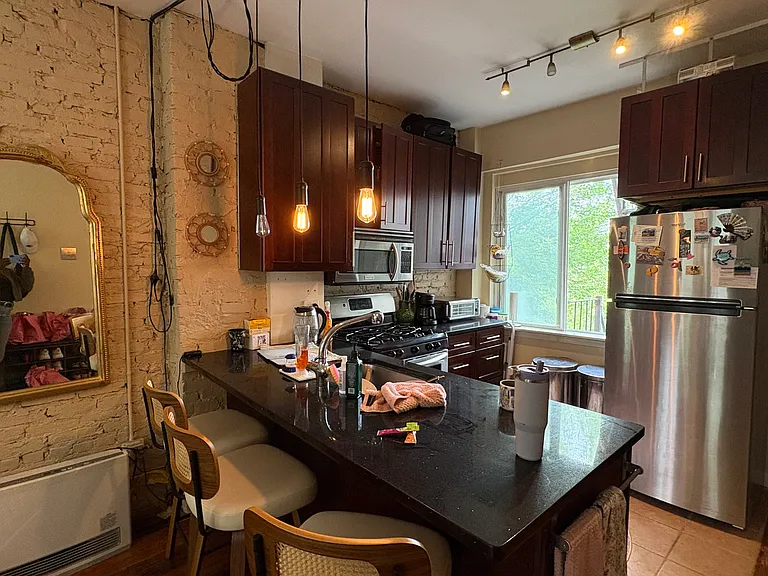 146 Everett St #3 — Photo 3