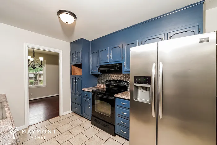 900 Glenvalley Dr — Photo 6