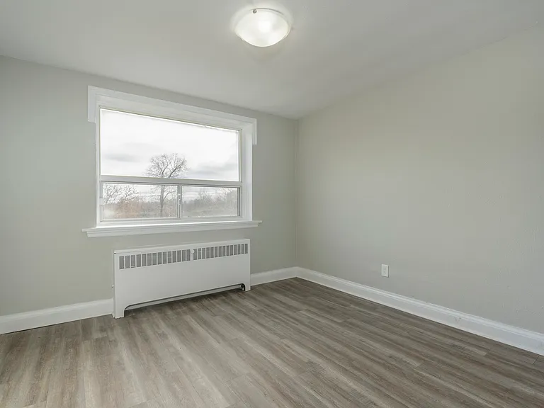 105 Onward Ave — Photo 12