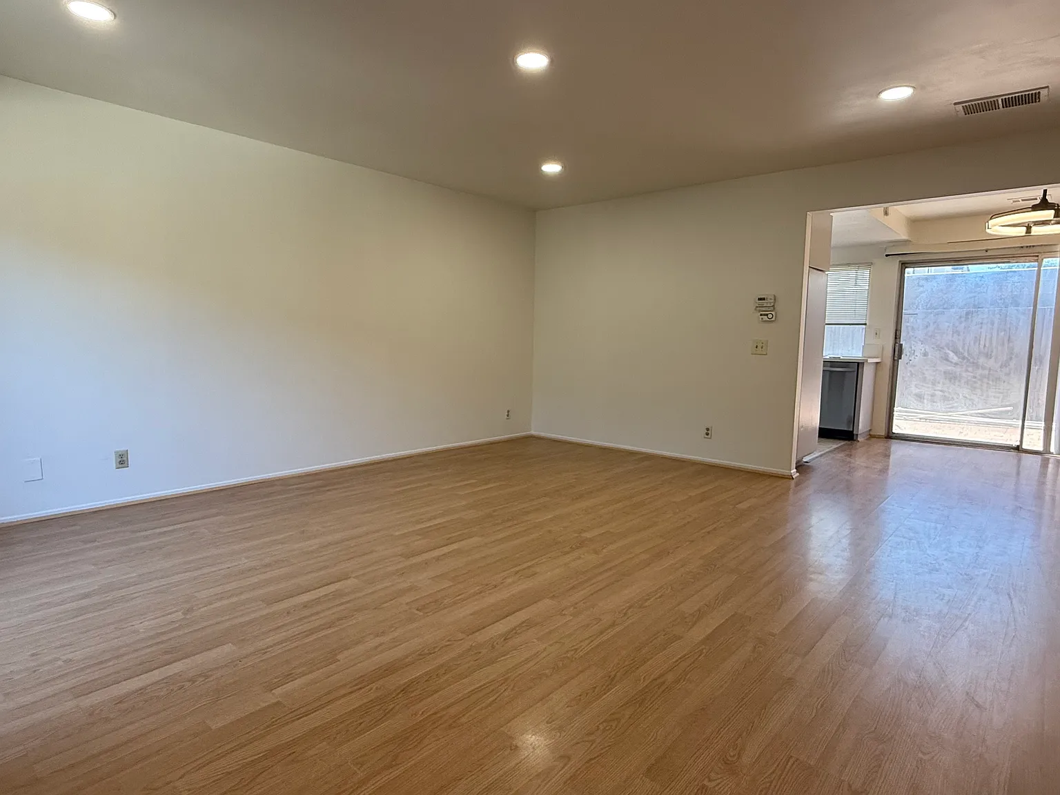 2 bed, 1120 sqft, $2,695 — Photo 4
