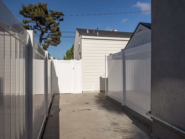726 Lomita St #A — Photo 14