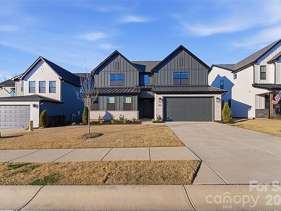 3rd image of 166 Windy Dell Dr