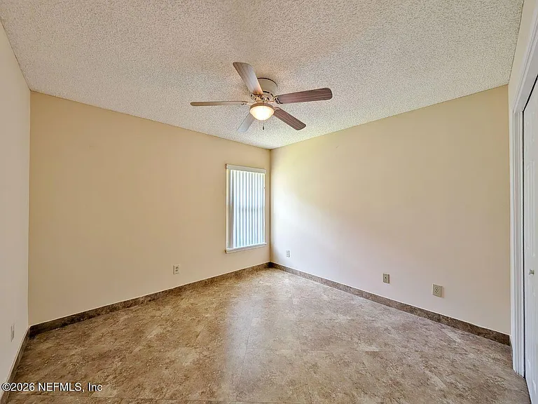 2413 Cedar Trace Dr W — Photo 19