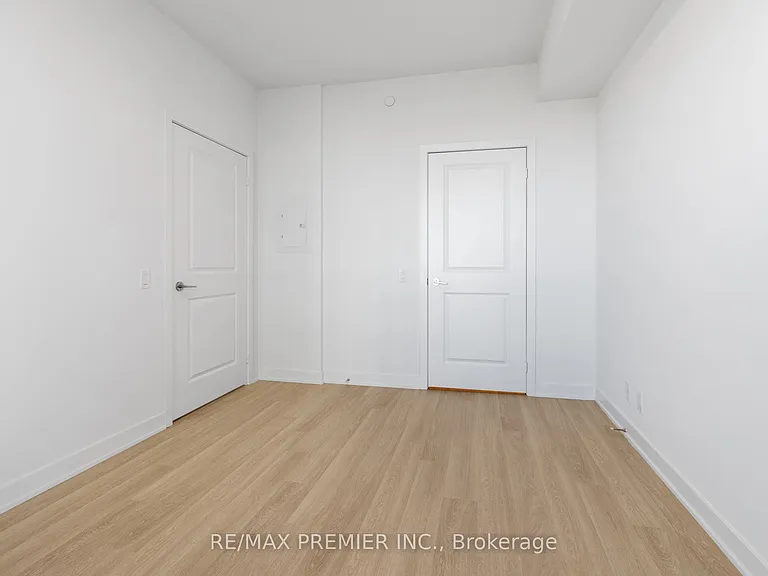 30 Upper Mall Way #909 — Photo 37
