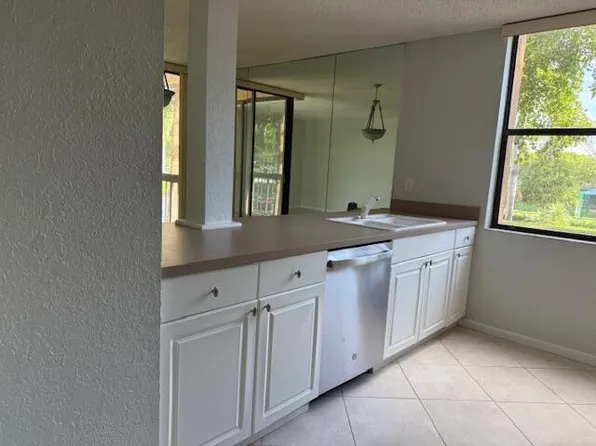 500 Egret Cir, Delray Beach, FL