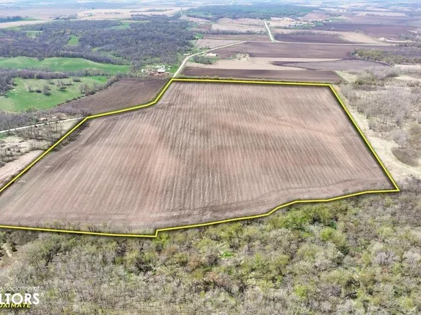 2942 380th St, Chelsea, IA 52215