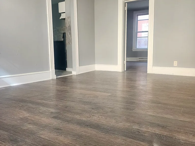 25 Laurel St #1 — Photo 4