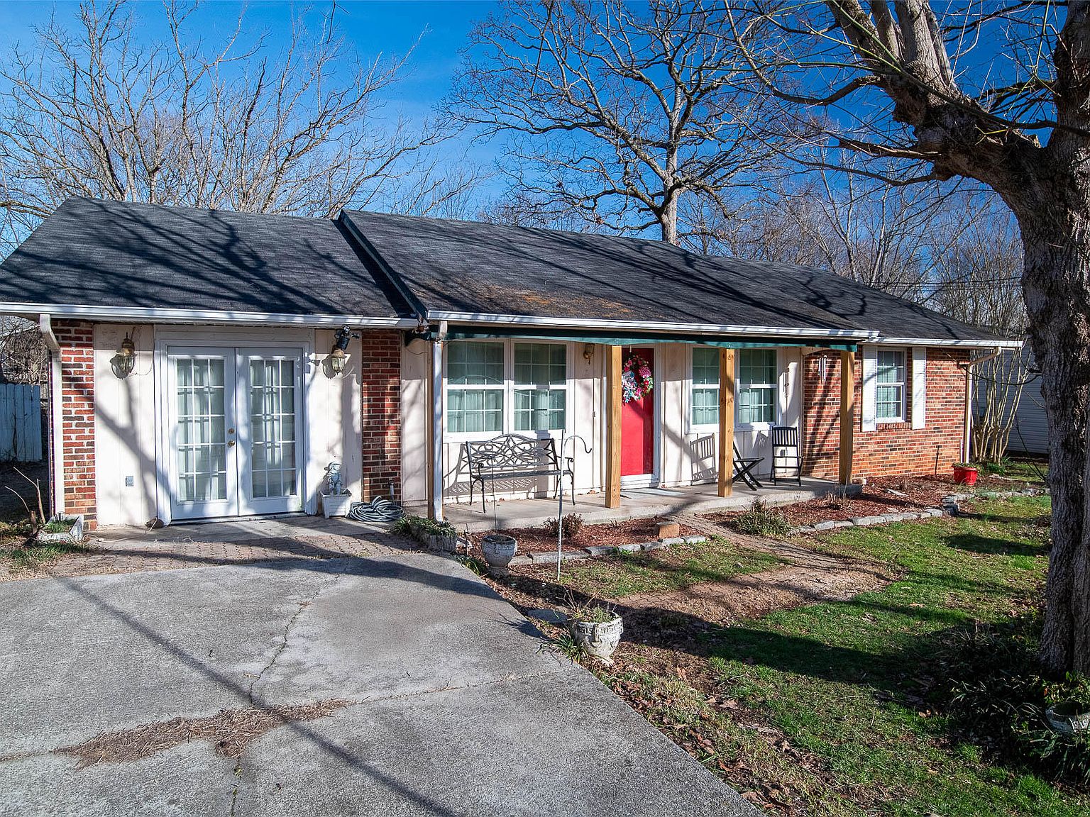 113 Robert E Lee St, Fort Oglethorpe, GA 30742 | Zillow