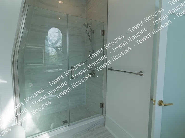 17 N Pearl St #4 — Photo 12