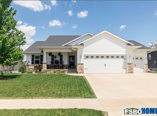 3546 Whitman Ave, Marion, IA 52302