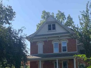 217 3rd St, Savanna, IL