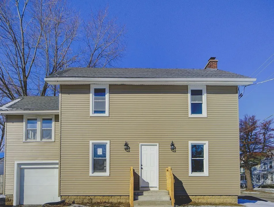 534 N Poplar St photo 1