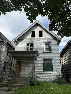 1st image of 3322 W Juneau AVENUE