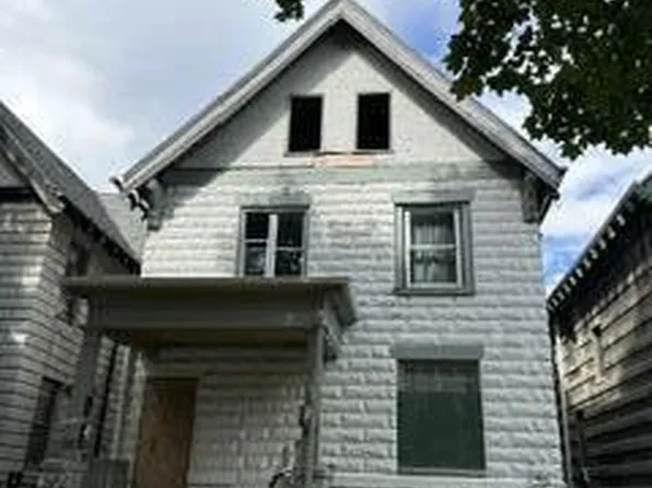 3322 W Juneau AVENUE, Milwaukee, WI 53208
