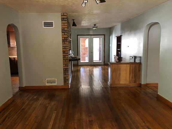 5th image of 107 Center St