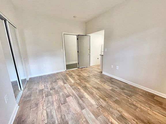 3rd image of 1415 G St APT 26
