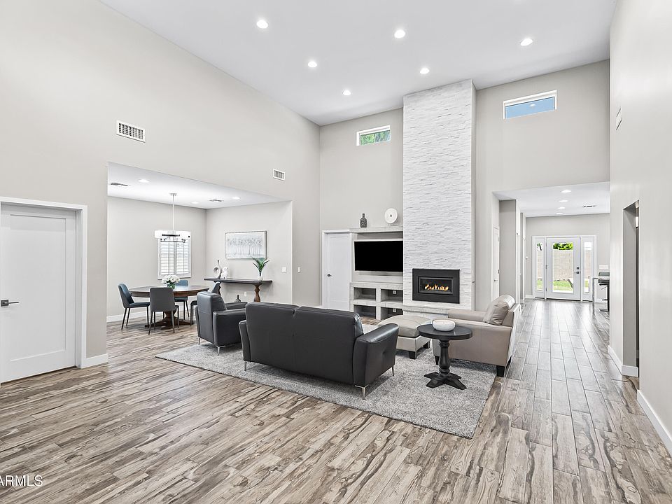 2nd image of 1008 E MEDLOCK Drive