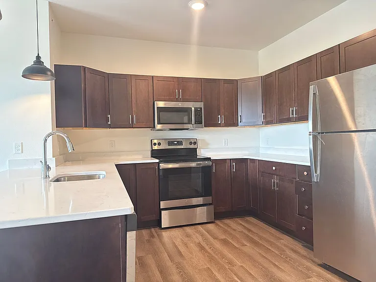 The Leo at the Hub Apartments — Photo 13