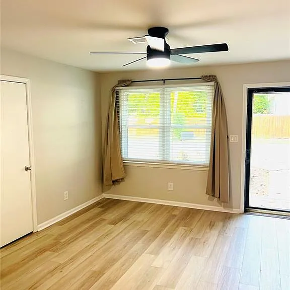 1455 Bryan Ave #B — Photo 4