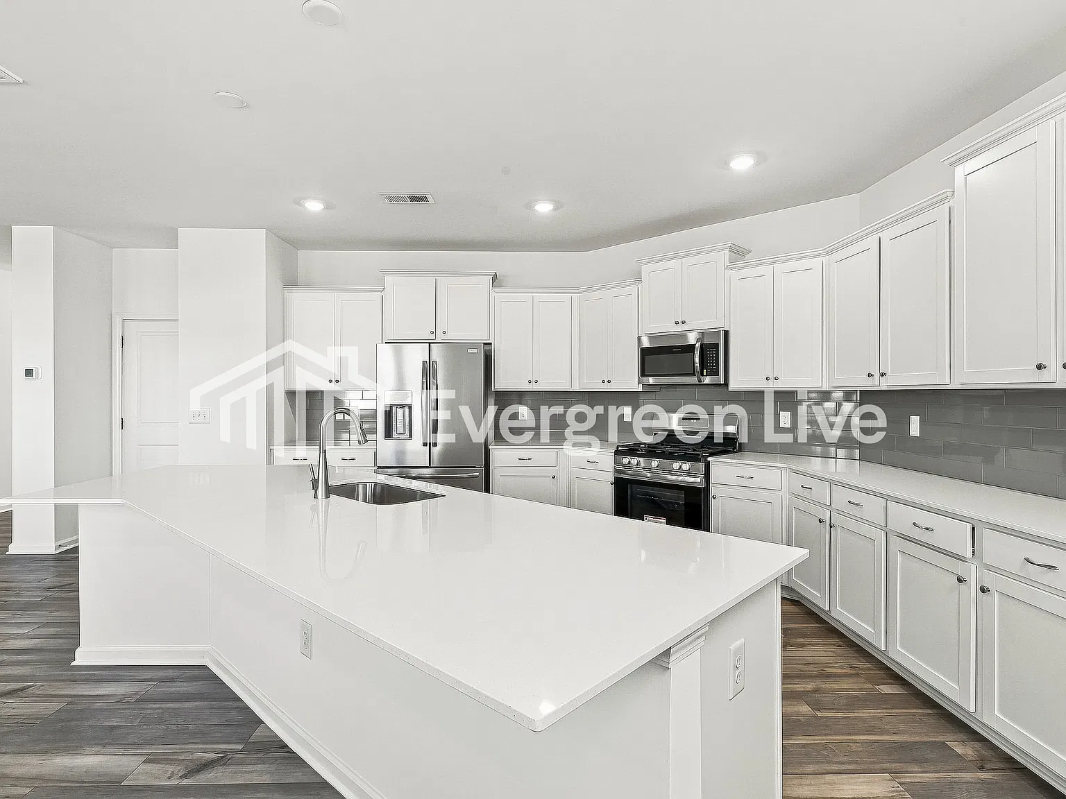 4 bed, 3.5 bath, 2931 sqft, $2,605 — Photo 3