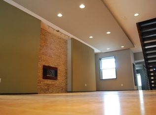 907 S 5th St, Philadelphia, PA 19147