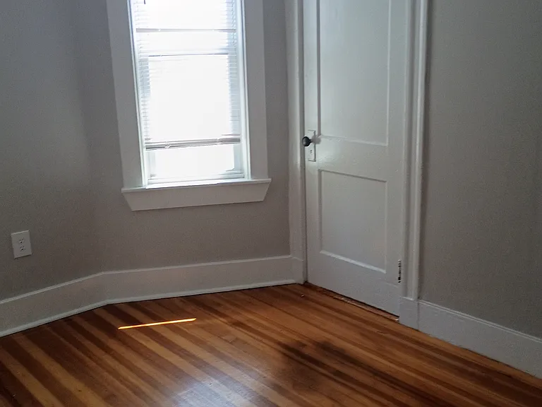 49 Mora St — Photo 4