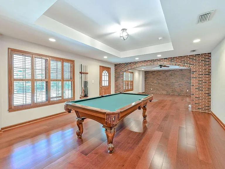 345 Eastcote Dr — Photo 40