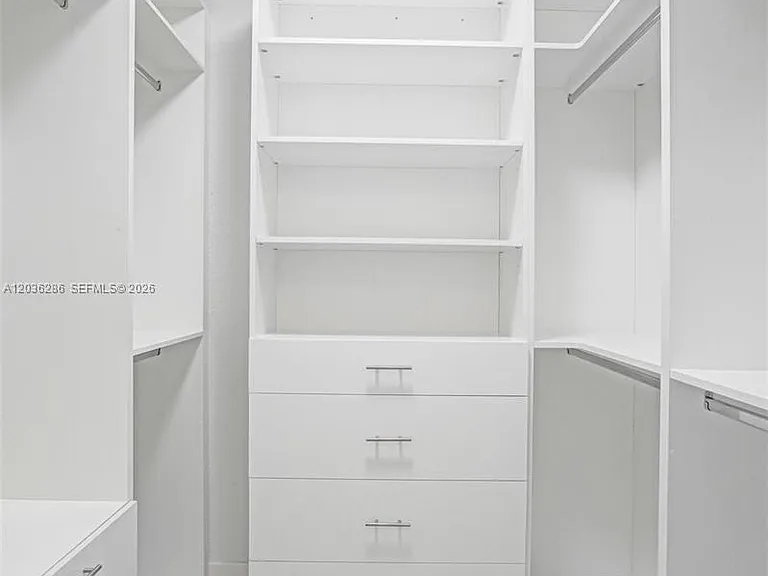 453 SW 5th Ave — Photo 33