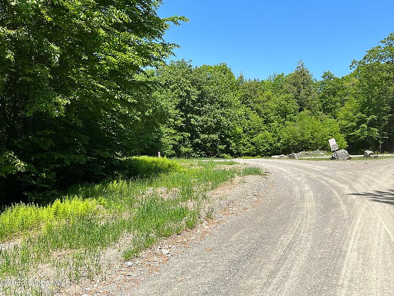 4th image of 235 Foster Road