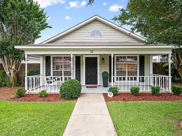 12 Cottage Dr, Fairhope, AL 36532