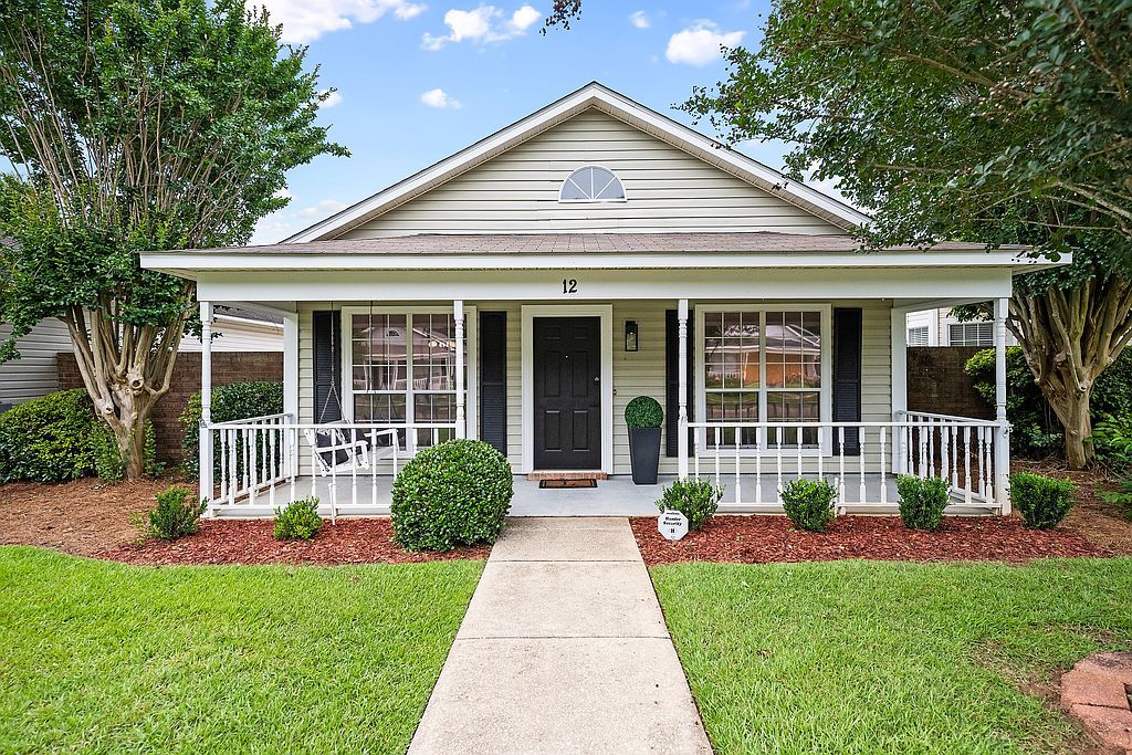 12 Cottage Dr - Property Image