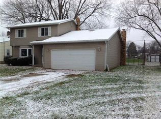 2721 N Williams Lake Rd, Waterford, MI 48329