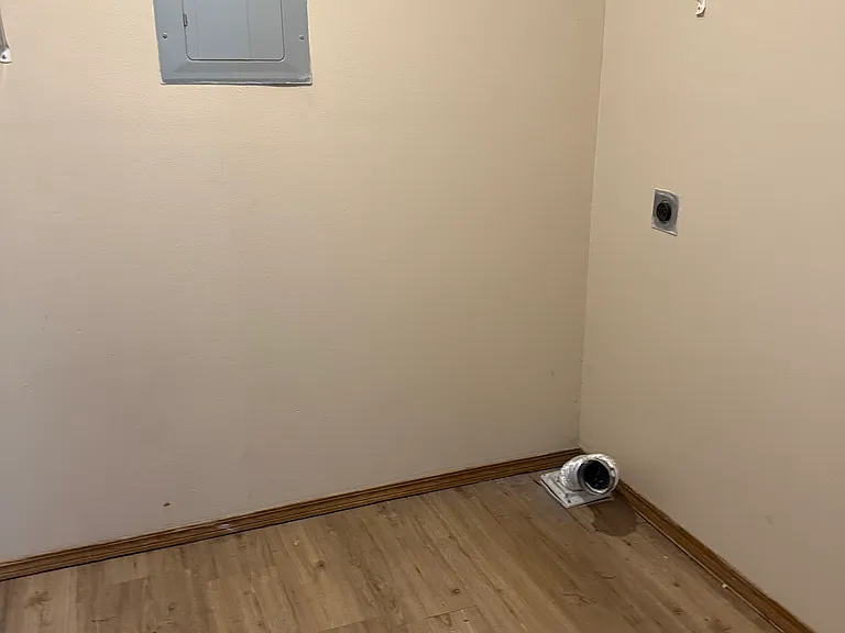 1513 S Case St — Photo 5