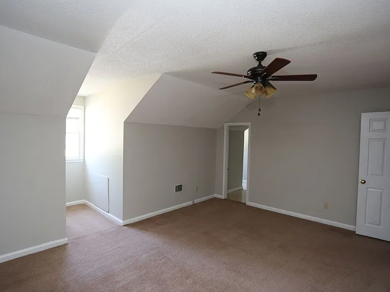 226B Courtney Way — Photo 25