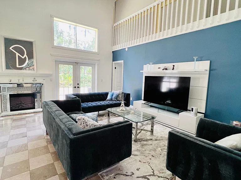 11831 Derbyshire Dr — Photo 10