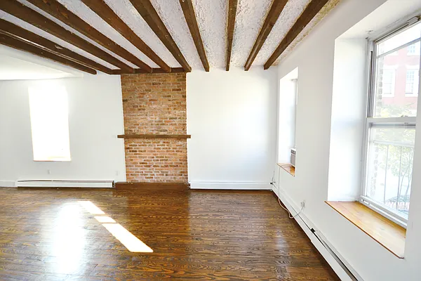 Rented by Bold New York | media 27