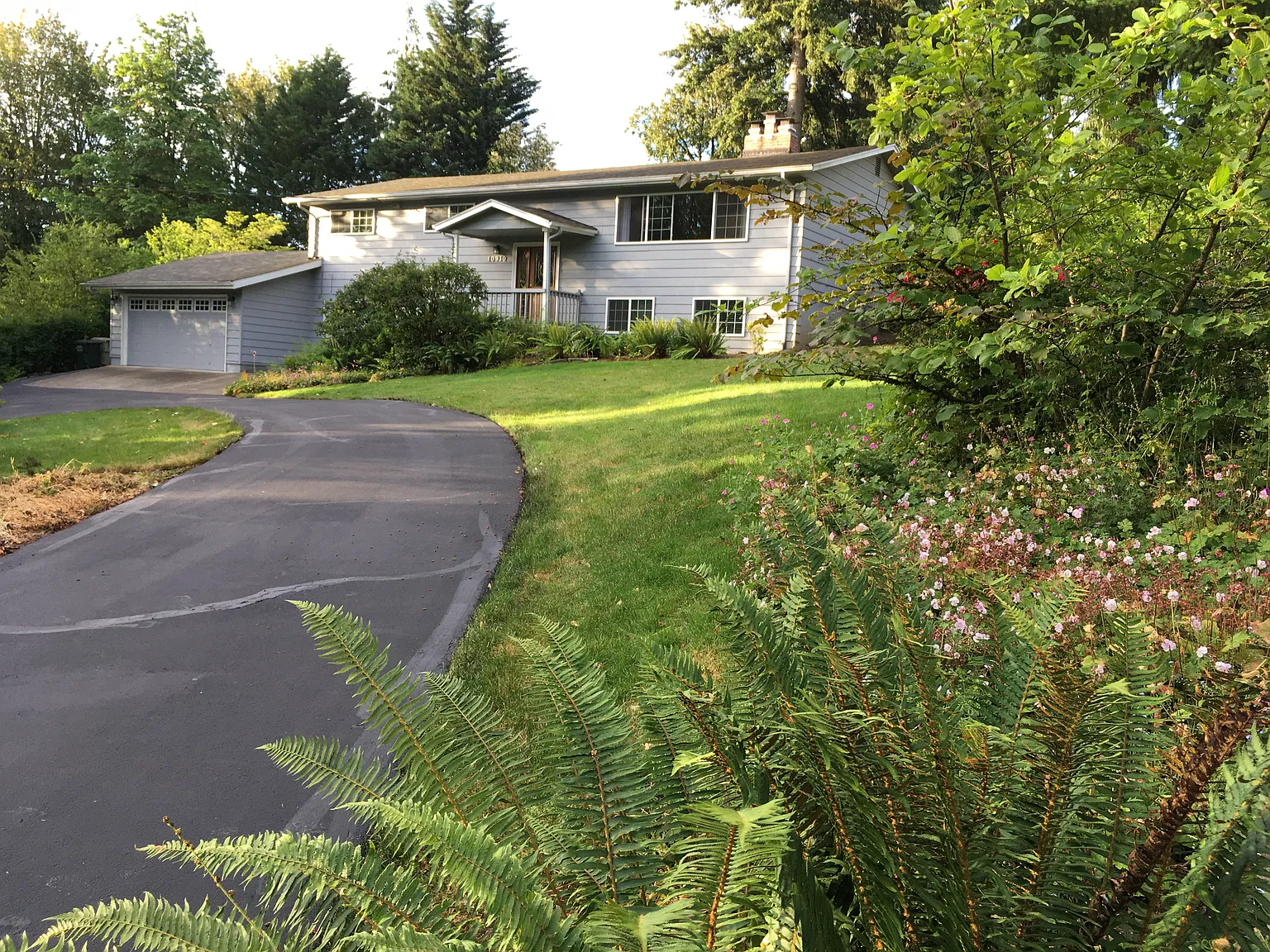 4 bed, 2772 sqft, $2,850 — Photo 1