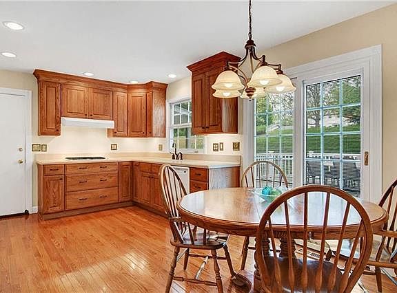 4th image of 12807 Hasbrook Dr