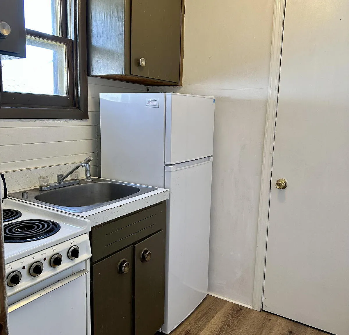 Studio, 1.0 bath, $750 — Photo 4